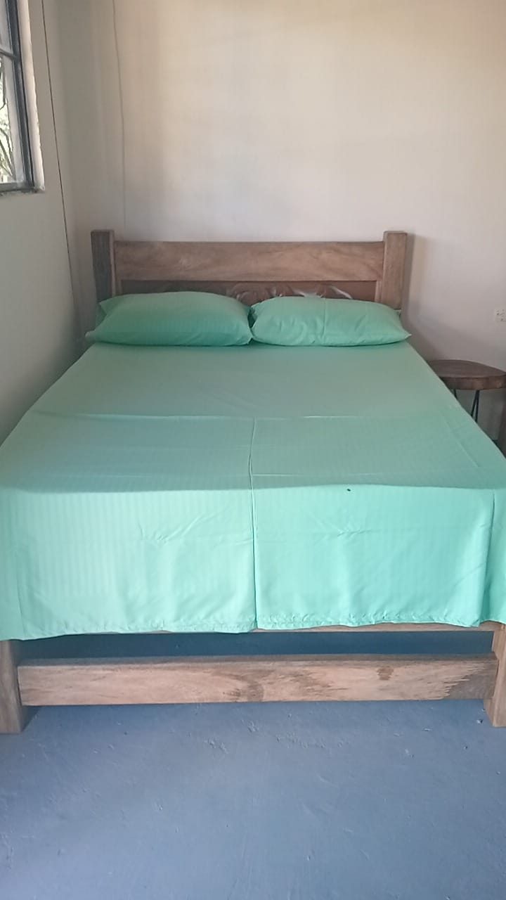 Cama doble de la habitación de 4 a 6 personas