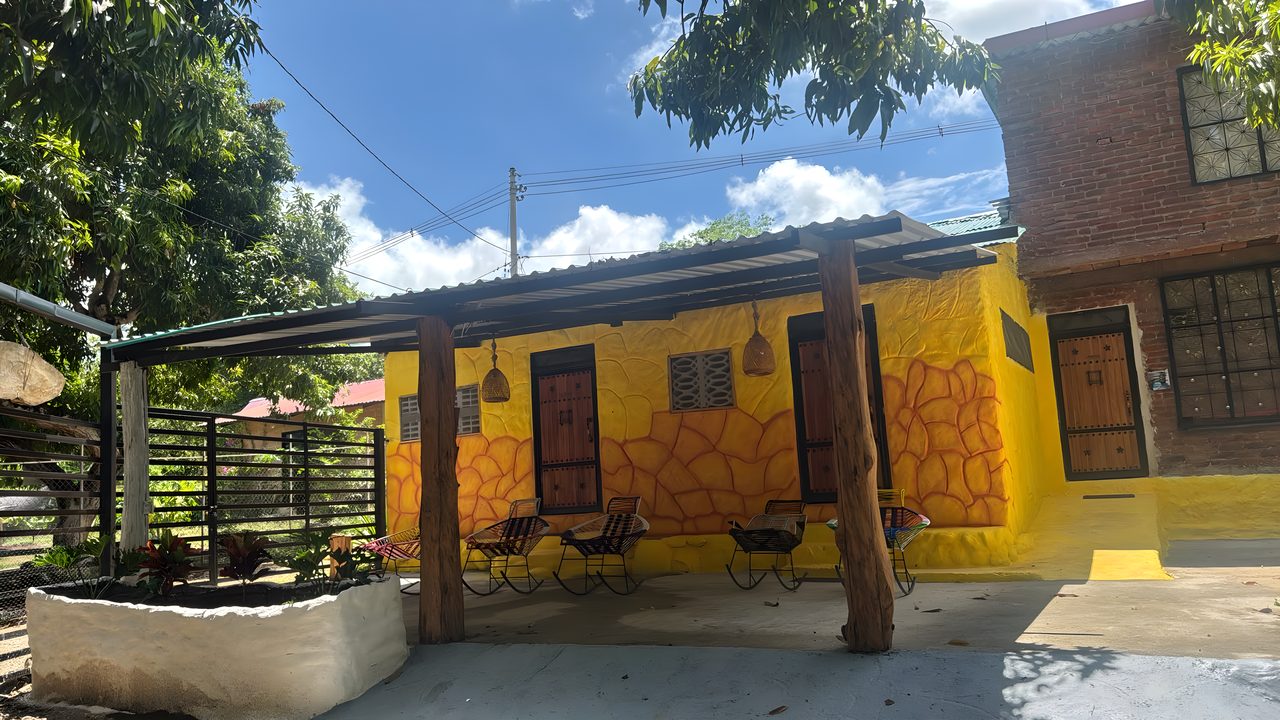 Cabaña amarilla del Estadero El Privilegio